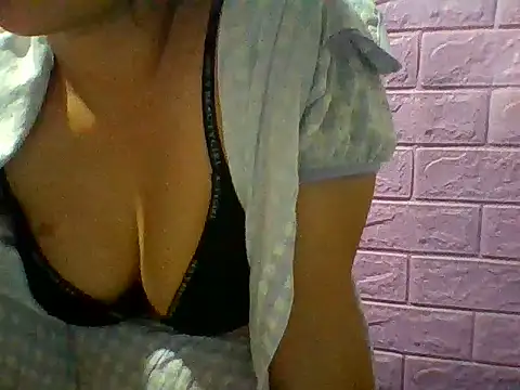 Snapshot of Mimi18x chatting on 06-29-26, 10:15 Mimi18x online show from 06-29-26, 10:15