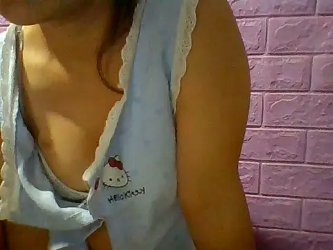 Snapshot of Mimi18x chatting on 07-22-26, 03:53 Mimi18x online show from 07-22-26, 03:53
