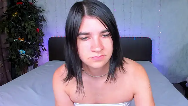  Polly Love  online show from 09-15-25, 06:02