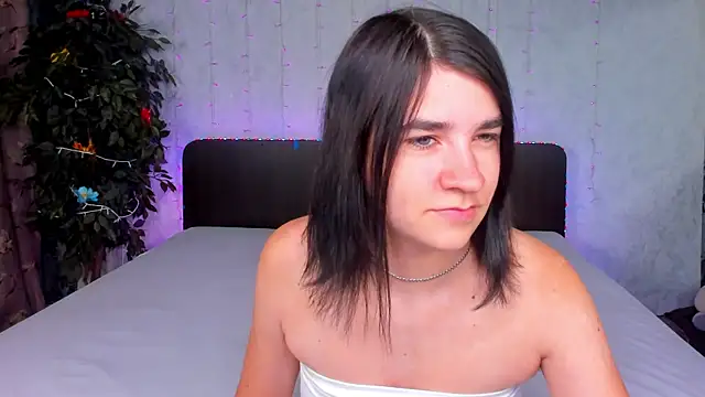  Polly Love  online show from 09-17-25, 06:04