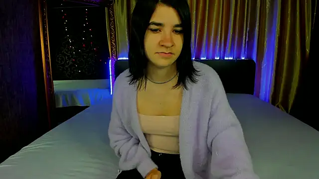  Polly Love  online show from 10-12-25, 06:12