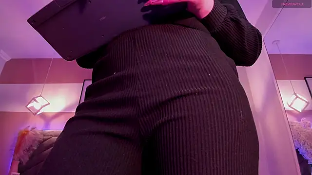 Megan mooree  online show from 01-27-25, 12:58