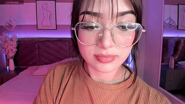 Megan mooree  online show from 01-29-25, 07:00