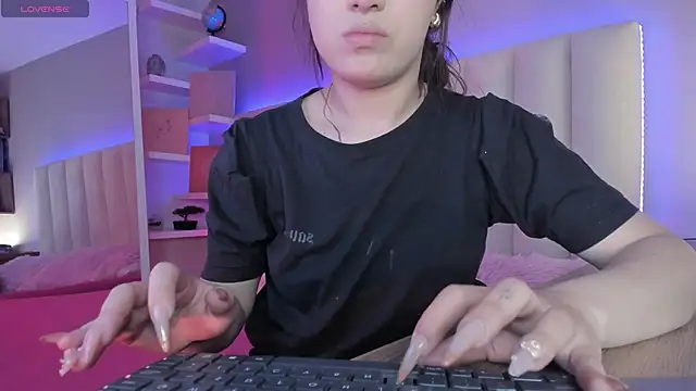 Megan mooree  online show from 03-04-25, 11:40