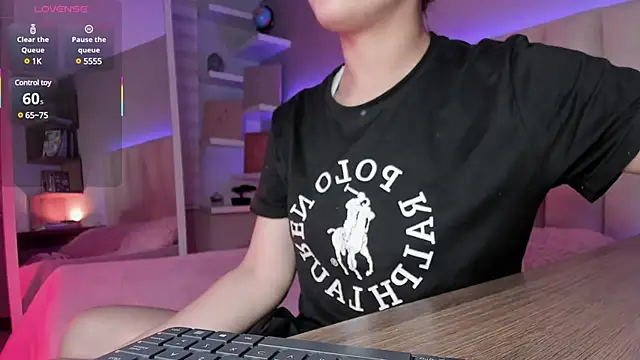 Megan mooree  online show from 03-17-25, 12:04