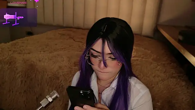 Megan mooree  online show from 10-22-25, 01:44