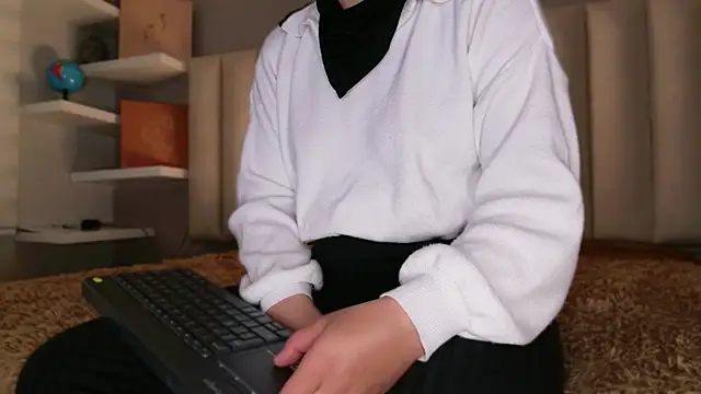 Megan mooree  online show from 03-25-26, 12:55