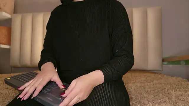 Megan mooree  online show from 04-13-26, 12:32