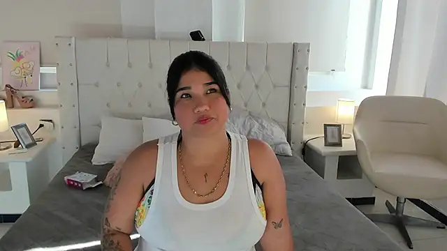Snapshot of Gabycutee chatting on 01-10-25, 08:15 Gabycutee online show from 01-10-25, 08:15