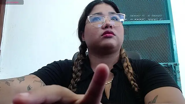 Snapshot of Gabycutee chatting on 09-11-25, 09:26 Gabycutee online show from 09-11-25, 09:26
