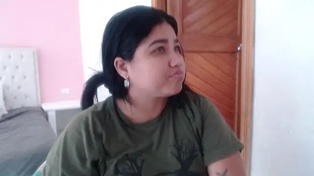 Snapshot of Gabycutee chatting on 02-06-26, 12:41 Gabycutee online show from 02-06-26, 12:41