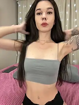 Vika Gray online show from 10-22-25, 03:12