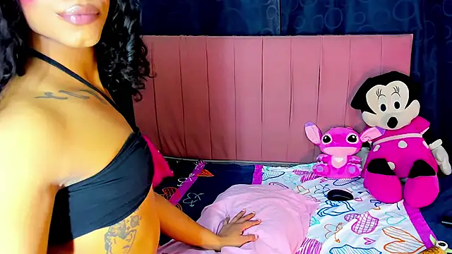 Snapshot of bloom444 chatting on 01-07-26, 02:47 bloom444 online show from 01-07-26, 02:47