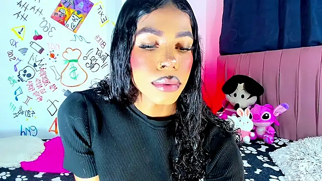 Snapshot of bloom444 chatting on 01-15-26, 10:35 bloom444 online show from 01-15-26, 10:35