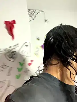 Snapshot of bloom444 chatting on 01-17-26, 02:38 bloom444 online show from 01-17-26, 02:38