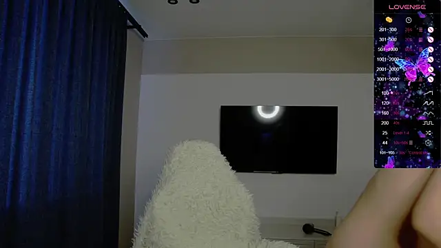 Holly Molii online show from 12-22-25, 04:09