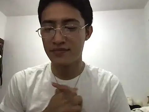 Akaerizz online show from 12-19-25, 06:31