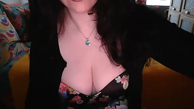 Snapshot of CronacaErotica chatting on 03-20-26, 02:33 CronacaErotica online show from 03-20-26, 02:33