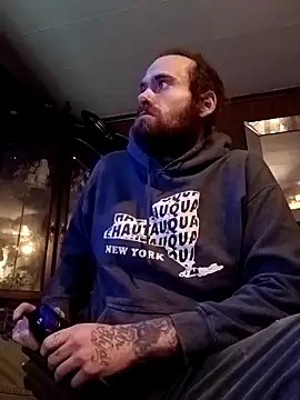 Snapshot of RobStrokes215 chatting on 01-28-25, 07:00 RobStrokes215 online show from 01-28-25, 07:00