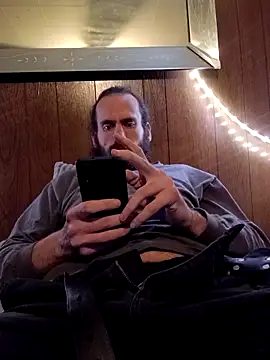 Snapshot of RobStrokes215 chatting on 02-13-25, 07:31 RobStrokes215 online show from 02-13-25, 07:31