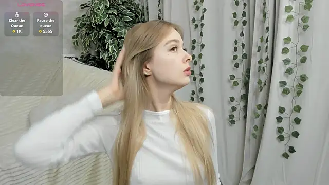 Snapshot of mell_milles chatting on 01-18-25, 07:48 mell milles online show from 01-18-25, 07:48