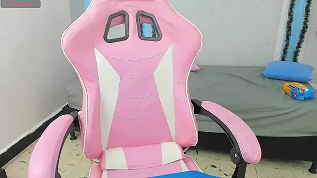 Snapshot of im_angels77 chatting on 01-06-25, 09:41 im angels77 online show from 01-06-25, 09:41