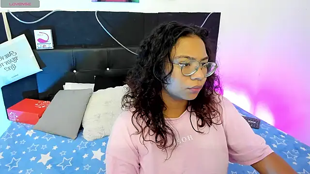 Snapshot of im_angels77 chatting on 02-13-25, 04:00 im angels77 online show from 02-13-25, 04:00