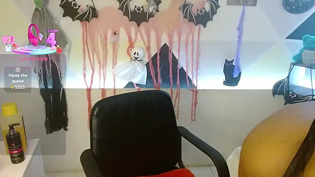 NatashaDormat online show from 10-24-25, 02:24