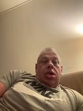 Snapshot of JakubW79 chatting on 01-11-25, 01:37 JakubW79 online show from 01-11-25, 01:37