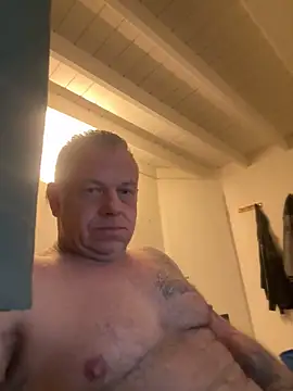 Snapshot of JakubW79 chatting on 01-21-25, 12:25 JakubW79 online show from 01-21-25, 12:25