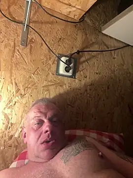 Snapshot of JakubW79 chatting on 03-12-25, 12:42 JakubW79 online show from 03-12-25, 12:42