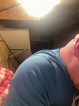 Snapshot of JakubW79 chatting on 03-18-25, 01:21 JakubW79 online show from 03-18-25, 01:21