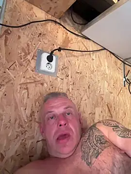 Snapshot of JakubW79 chatting on 03-19-25, 04:02 JakubW79 online show from 03-19-25, 04:02