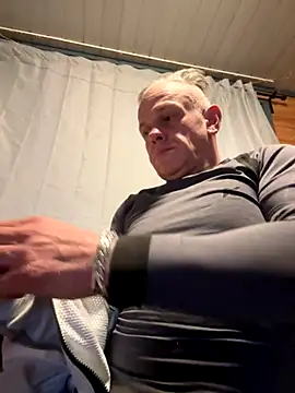 Snapshot of JakubW79 chatting on 10-26-25, 06:19 JakubW79 online show from 10-26-25, 06:19