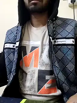 Snapshot of hotboy22 chatting on 12-29-24, 09:39 hotboy22 online show from 12-29-24, 09:39