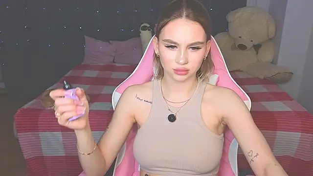 Snapshot of doll_barbieee chatting on 05-17-26, 07:32 doll barbieee online show from 05-17-26, 07:32