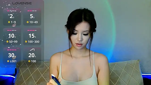 Min Jee  online show from 11-18-25, 04:44