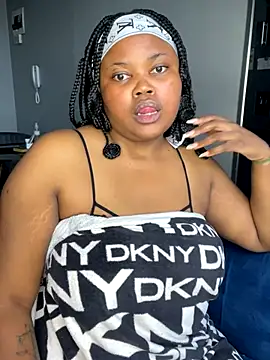 Curveysinaa online show from 12-18-25, 10:54