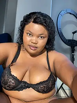 Curveysinaa online show from 02-18-26, 05:36