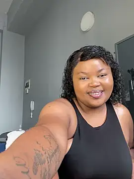 Curveysinaa online show from 02-21-26, 08:04