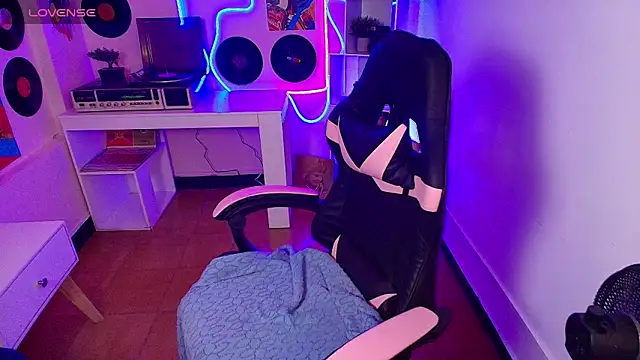 Snapshot of hannaa_jhoonson chatting on 03-08-25, 04:23 hannaa jhoonson online show from 03-08-25, 04:23