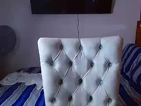 Velk hot online show from 04-14-26, 12:33