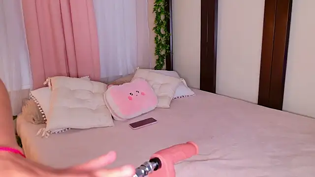 Zafiiro Blue online show from 12-15-25, 12:37