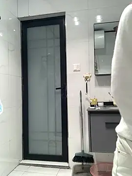 Aimeil online show from 12-25-24, 05:58