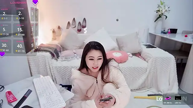 Feifei-cn online show from 11-18-25, 02:32