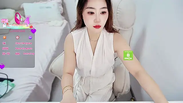 Snapshot of Feifei-cn chatting on 07-08-26, 12:04 Feifei-cn online show from 07-08-26, 12:04
