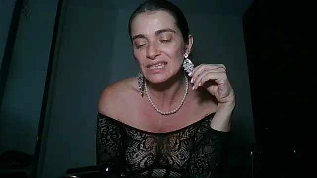 Snapshot of Liloo8923 chatting on 12-06-24, 12:45 Liloo8923 online show from 12-06-24, 12:45