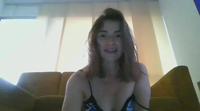 Snapshot of Liloo8923 chatting on 01-31-25, 11:24 Liloo8923 online show from 01-31-25, 11:24