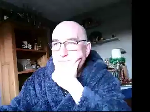 Adamdaddybear online show from 12-18-24, 09:47