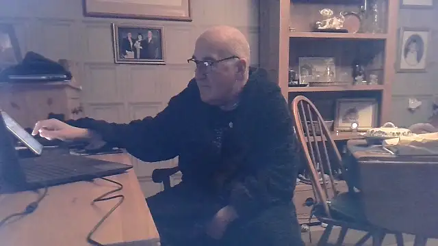 Adamdaddybear online show from 02-01-25, 09:51